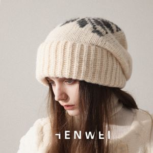 หมวกถักผ้าขนสัตว์สีแดงขนาดใหญ่สำหรับฤดูใบไม้ร่วงและฤดูหนาว หมวกทรงกลมสำหรับผู้ชายและผู้หญิง หมวกทรงกลมสำหรับเด็กและเยาวชน