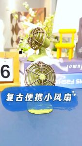 Quạt Để Bàn Retro - Quạt Cầm Tay Đi Chơi Du Lịch Gió Mát Phong Cách Hoài Cổ Mới Nhất 2025