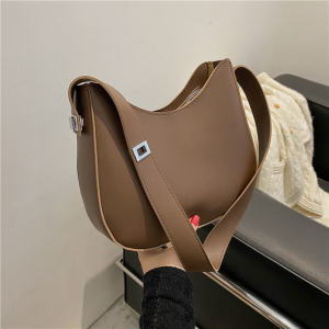 Trendy Retro Womens Shoulder Bag Versatile Casual Crossbody Bag Soft PU Leather Zipper Closure Bucket Shape Leisure Style