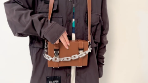 Comelnya Bag PU Leather Slingbag Suitcase Design Retro with Chain Beg Tangan Silang Desain Retro Dengan Rantai