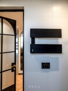 Large Area Drying Electric Carbon Fiber Towel Rack Bathroom Towel Heater Practical Big Panel Bathroom Hardware Towel Bar