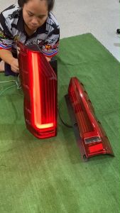 ไฟท้าย รถตู้ commuter 2019 2020 2021 2022 2023 2024 ตัวล่าสุด Hiace 300 LED L Bar V4 สีแดง แดงฉ่ำ