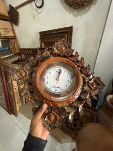 Jam dinding full ukiran jati Jepara 30x30cm