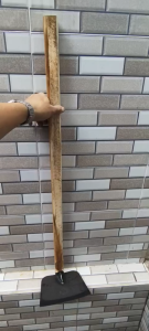 Cuốc làm vườn cán bằng gỗ cán dài 1 mét