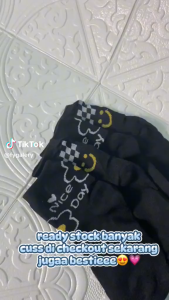 QSKS116 Kaos Kaki Panjang Wanita Kaos Kaki Karakter Hitam Putih