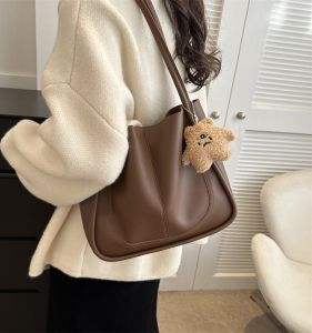Retro Fashion Ladies Bucket Bag Large Capacity Commuter Shoulder Bag Casual Versatile Soft PU Leather Zipper Closure Handbag