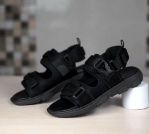 KIND FULL BLACK |ManNeedMe x Reyl| Sandal Gunung Pria Casual Outdoor