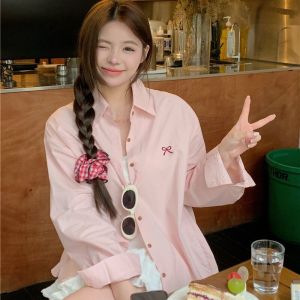 ผู้หญิงเสื้อแขนยาวเสื้อยืดหลวมผีเสื้อด้านบนออกแบบเย็บปักถักร้อย