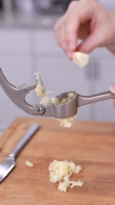 OS -J105- Garlic Press Penghancur Bawang Putih Stainless Multifungsi