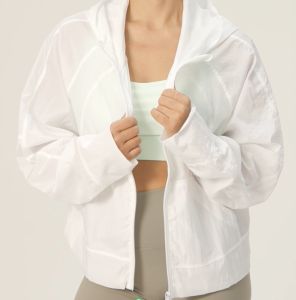 Moving Peach Sports Anti-UV Hooded Jacket Lightweight Windbreaker Jacket Waterproof Jacket For Women Water-Repellent Crinkled Coats Relaxed fit Sun Protection Quick Dry  Skin-Friendly Soft Breathable Weightless Running Hiking Exercise Daily Wear BSN