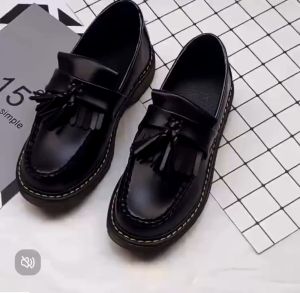 2025 Men's Shoes: New Korean Version & Stylish Slip-On Loafers
