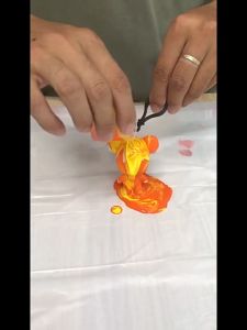 Fluid Bearbrick Keychain Paint 🔑  DIY 网红爆款流体熊 Gantungan Kunci Bear Handmade Personality Toys Art Model Material Liquid Graffiti Keychain Beruang Comel