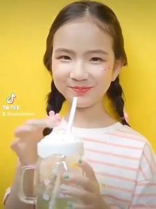 Set 2 Hộp miếng dán móng 5D bé gái nhiều hình xinh xắn ( Hộp 2 Miếng)