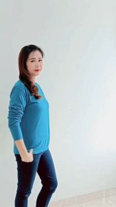 Kaos Polos Panjang Wanita Hijau Tosca: Bahan Semi Katun Combed & Tips Memilih