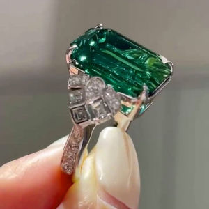 Huitan Big Green Cubic Zircon Nhẫn Dành Cho Nữ Sang Trọng Tiệc Kỷ Niệm Phụ Kiện Nữ Thời Trang Món Quà Trang Sức Với Tính Khí