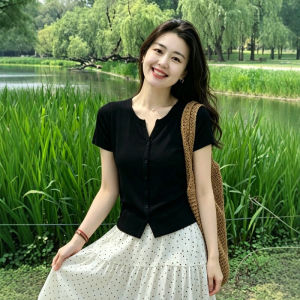 CHOEFULYN | Slim Fit Black Short Sleeve Knitted Cardigan
