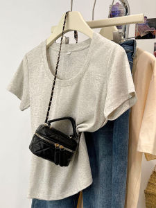 เสื้อยืดคอกลมแขนสั้นผู้หญิงสไตล์เกาหลีฤดูร้อน 2023 สีพื้น สไตล์เรียบง่าย เสื้อแขนสั้นทรงเข้ารูป คอกลมเล็ก ไหล่ตรง