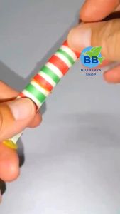 12 ชิ้น คละแบบ คละสี ของเล่น ธงสบัด ธง ของเล่นเด็ก ของเล่นโบราณ จับที่ก้าน แล้วสบัด ไปด้านหน้า เล่นง่าย เล่นสนุก ลายเปลี่ยนตลอดค่ะ