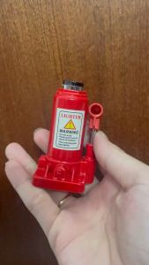 [HCM] Bật Lửa Gas Hình Con Đội Xe (Con Đội Thủy Lực)