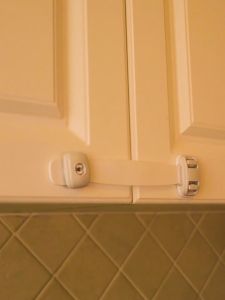 Yiha สายรัดตู้ ตัวล็อคลิ้นชัก ที่ล็อคกันเด็กเปิดประตู ราคา ต่อ 1 ชิ้น child safety lock