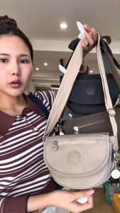 LK กระเป๋าสะพายข้างทรงครึ่งวงกลม ดีไซน์แบบเก๋ เป็นผ้าร่มขนาด 5(ปากกระเป๋า 9") มีทั้งหมด 3 ซิป