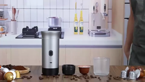 เครื่องชงกาแฟแบบพกพาแรงดัน20bar เครื่องชาร์จไฟแบบชาร์จไฟได้ด้วยเครื่องใช้ไฟฟ้าสำหรับครัวเรือนสำนักงานการท่องเที่ยวที่มีการออกแบบแบตเตอรี่ 2500mAh