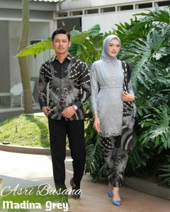 Kebaya Brokat Modern Couple 1 Set Pasangan Suami Istri Setelan Baju Batik Kebaya Wisuda Wanita Murah Model Terbaru