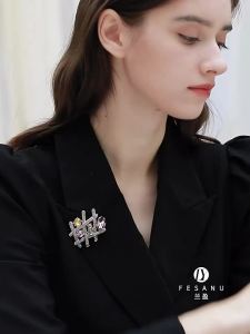 FESANU | New Crystal Brooch for Birthday Gift