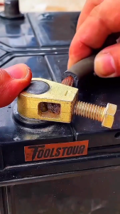 A pair copper battery wiring clips quick wiring clips positive and negative pole connector clips