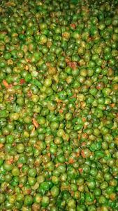 Đậu hà lan tỏi ớt Lets Nuts hộp 450g món ăn vặt tuổi thơ giòn rụm đẫm vị ăn là mê dùng cho chuyến dã ngoại tụ tập lễ tết