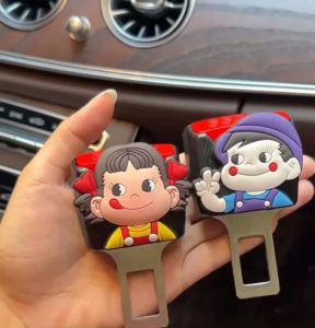 หัวเข็มขัดนิรภัย 1 คู่ รถยนต์ หัวเข็มขัดล็อคเบาะนั่ง ภายในรถ หนึ่ง การ์ตูนน่ารัก