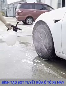 Bình xịt tạo bọt tuyết cầm tay 2000ml và xà bông rửa xe máy ô tô không chạm Sprayking 500ml