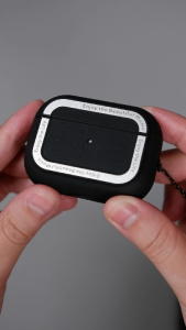 Ốp Viền Kim Loại Kèm Dây Đeo Màu Đen Chống Sốc Cho Airpods Pro 3 2 Njoyshop