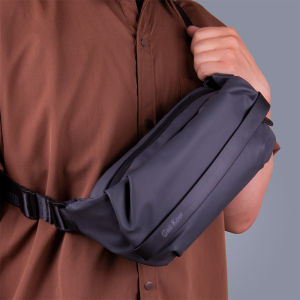 Mens Crossbody Bag Waterproof Oxford Cloth Sports Chest Bag Large Capacity Commuter Fashion Waist Bag Casual Leisure Bag