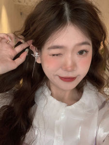 ต่างหูรูปผีเสื้อแบบไม่สมมาตรหรูหราสำหรับผู้หญิง เครื่องประดับแฟชั่น ต่างหูรูปผีเสื้อแบบใหม่ที่มีสไตล์และทันสมัย ​​อเนกประสงค์