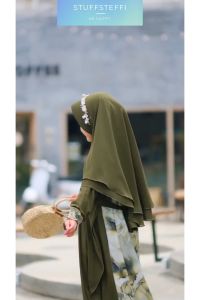 Gamis Anak Lengan Panjang Motif Floral dengan Hijab - STUFFSTEFFI