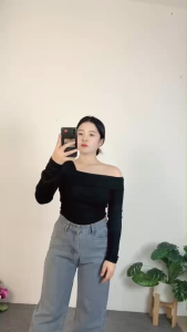 ชุดเซ็ต เสื้อยืดแขนยาว + กางเกงยีนส์ขากว้าง สไตล์เท่