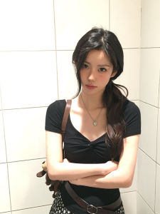 Black Slim Fit American Retro Short Sleeve T-Shirt Women Summer Charming Spicy Girl Elegant Pure Desire Short Top