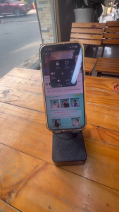 LAIMY HCM Giá đỡ điện thoại thông minh kết hợp loa Bluetooth 5.3 loa 2inch 53mm to rõ