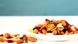 【New Stock】Mixed Nuts 500g  Crunchy & Satisfying Snack for Movie Night & Office Resealable Pouch