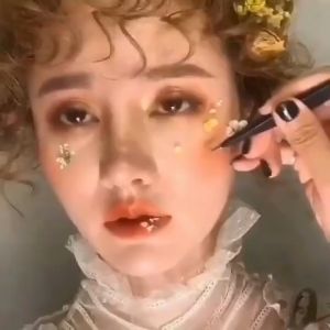 ชุดตกแต่งหน้าปาร์ตี้ หินสีครีม/ชมพู ดอกไม้และผีเสื้อ สไตล์เกาหลี