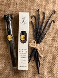 วานิลาบ่มกลิ่นแพ็ค2ฝัก ใหญ่ฉ่ำๆ เมล็ดเต็มๆ หอมทะลุกล่อง มีอ.ย และ OTOP สวยหรู เก๋เหมาะเป็นของฝากคอเบเกอรี่ ไอศครีม ชากาแฟ