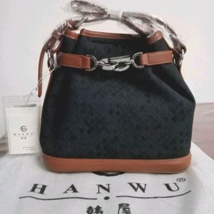 Tas Unik Sling Bag Wanita Model ikat Pinggang dari Brand HANWU Kualitas Premium Import kd 104