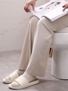 เก้าอี้ชักโครก กันลื่น อเนกประสงค์ การช่วยขับถ่าย สะดวกต่อการหยิบของจากที่สูง