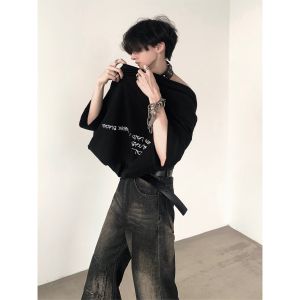 เสื้อยืดแขนสั้นผู้ชายสไตล์อเมริกันหลวมๆ แฟชั่นฤดูร้อน ดีไซน์ Abstrack ที่ไม่ซ้ำใคร ดีเทลการพิมพ์ลายที่สร้างสรรค์