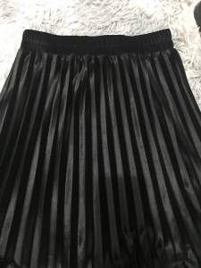Yueshi Rok Plisket hitam  Bludru / Rok Bludru Premium / Rok Velvet Bludru / Rok Plisket Velvet / Pleated Skirt