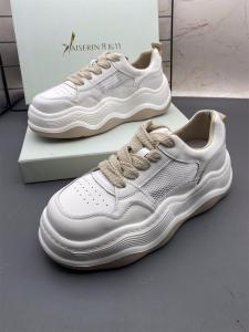 รองเท้าผ้าใบสีขาวแบบสวมสำหรับผู้หญิง ทรงหัวมน ส้นกลาง ด้านนอกทำจากหนังวัวแท้ น้ำหนักเบา ระบายอากาศได้ดี สไตล์สปอร์ต รองเท้าผ้าใบแบบสวมสบาย