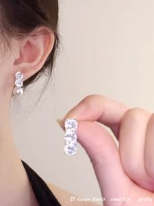 ต่างหูไข่มุกแบบอิเล็กทรอนิกส์ Yimijewel ดีไซน์หรูหรา ประดับเพชร แฟชั่นสำหรับผู้หญิง เครื่องประดับหูที่หรูหรา