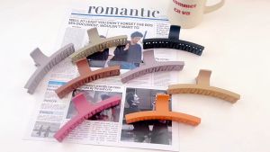 Korean Hair Clips Hanger Design Clamps For Women Girls Trendy New Design Fashion Hair Accessories Small Medium Large Size Clamp