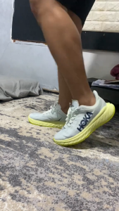 SEPATU RUNNING HOKA HOKA ONE CARBON X2 - SEPATU GYM- SEPATU OLAHRAGA CARBON PUTIH WANITA PRIA DEWASA Trendy/ HOKA CARBON X2 GREY